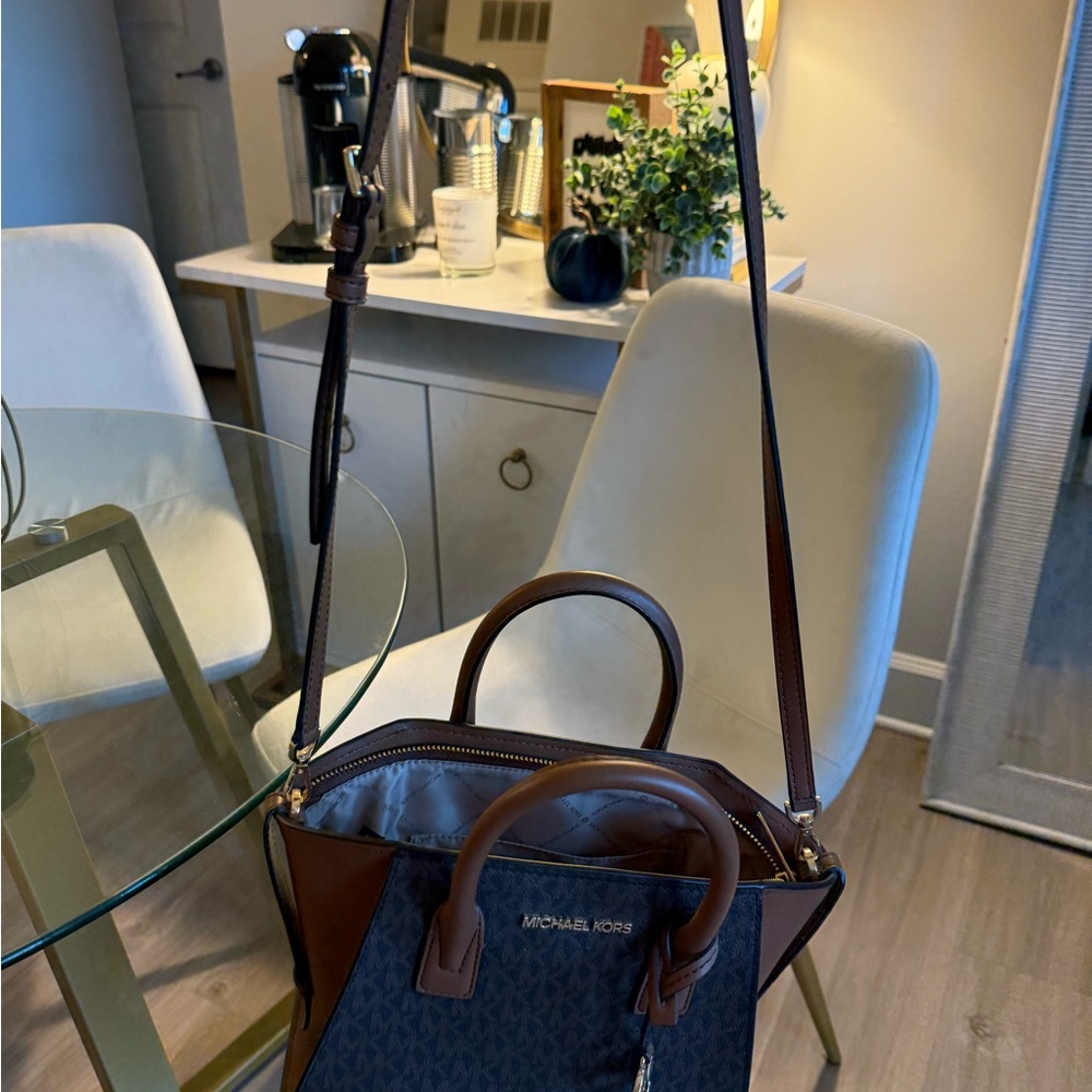 Michael Kors Avril Small Logo and Leather Satchel - Picture 3 of 3
